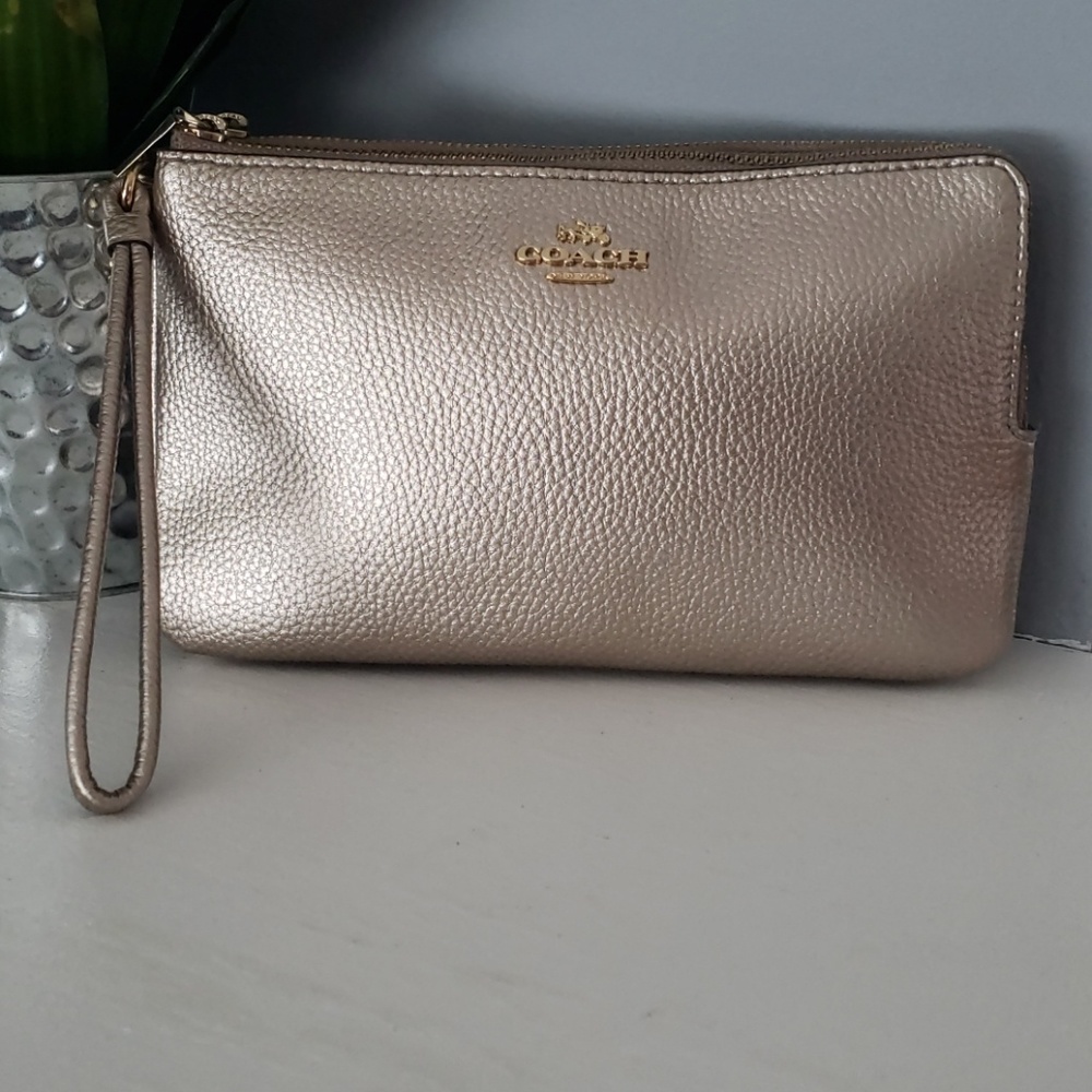 **SALE**Double corner zip Coach wallet wristlet